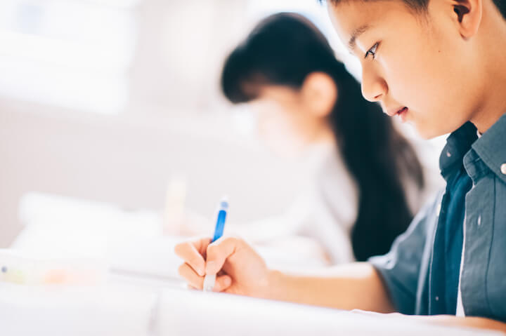 模試を受ける受験生