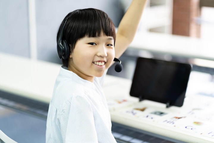 帰国子女が授業を受けるイメージ