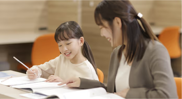 個別教室のトライの講師