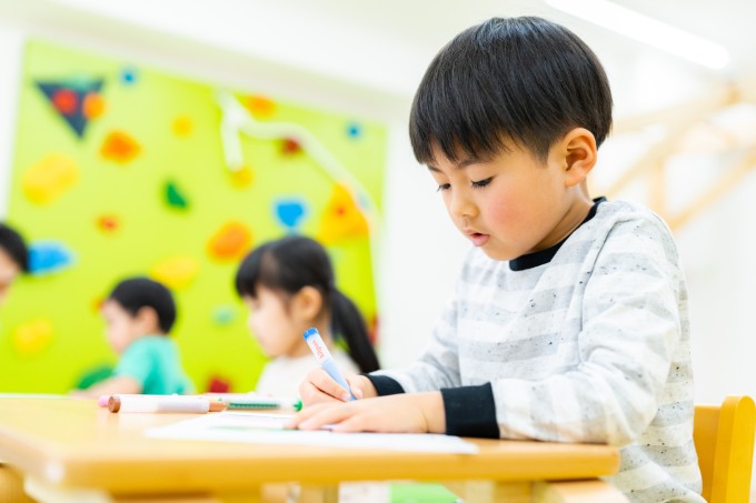 学童で学習する児童
